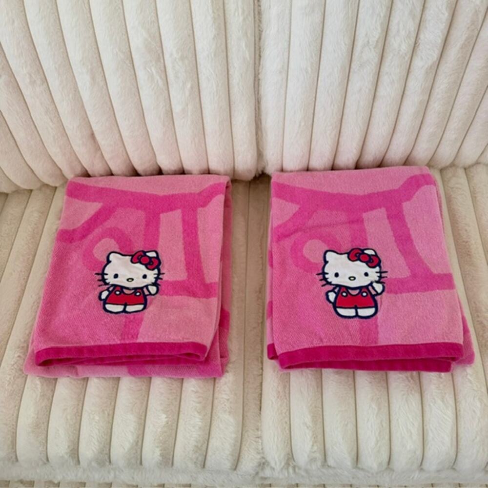 Sanrio HELLO KITTY Lot of 2 Bath Towels Embroidered Applique 100% Cotton